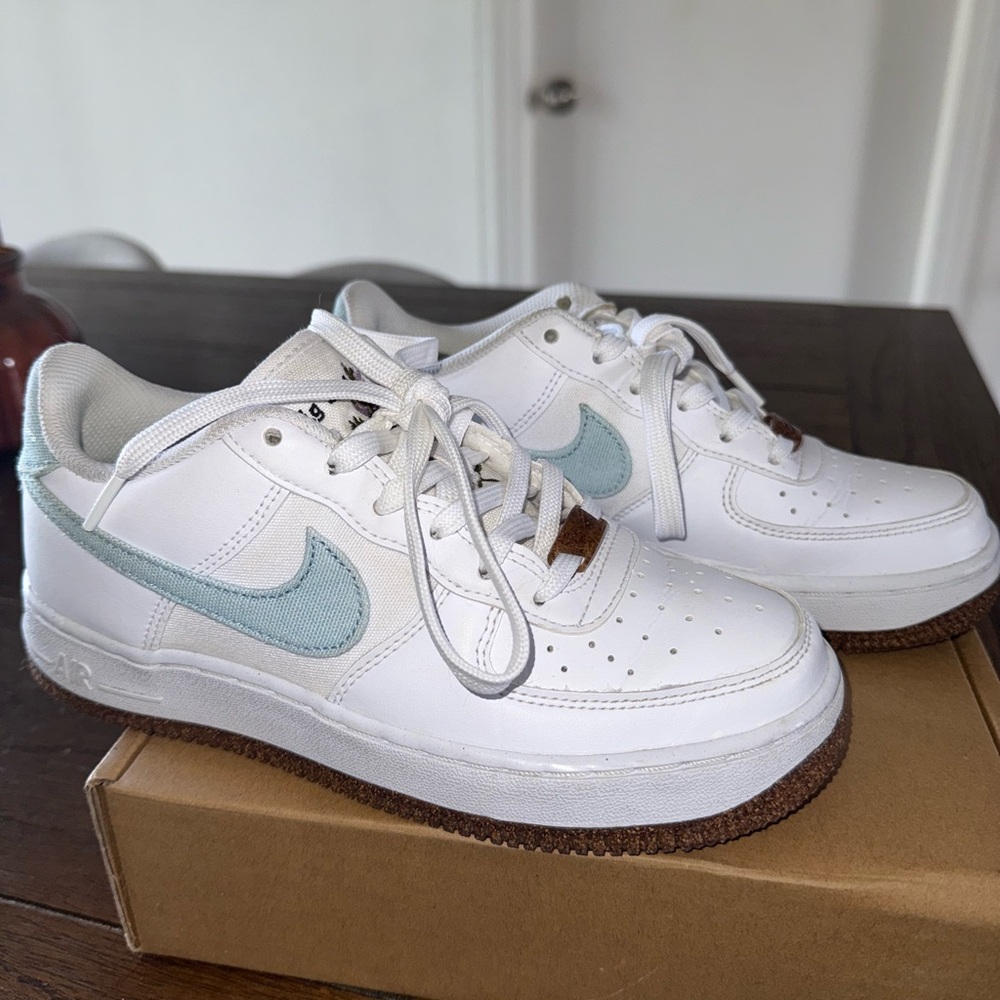 Nike Air Force 1 07 LV8 Indigo